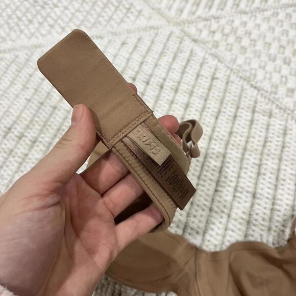 Skims Fits Everybody Unlined Demi Bra - Picture 2 of 3